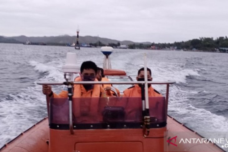 Satu penumpang KM Dobonsolo jatuh ke laut belum ditemukan