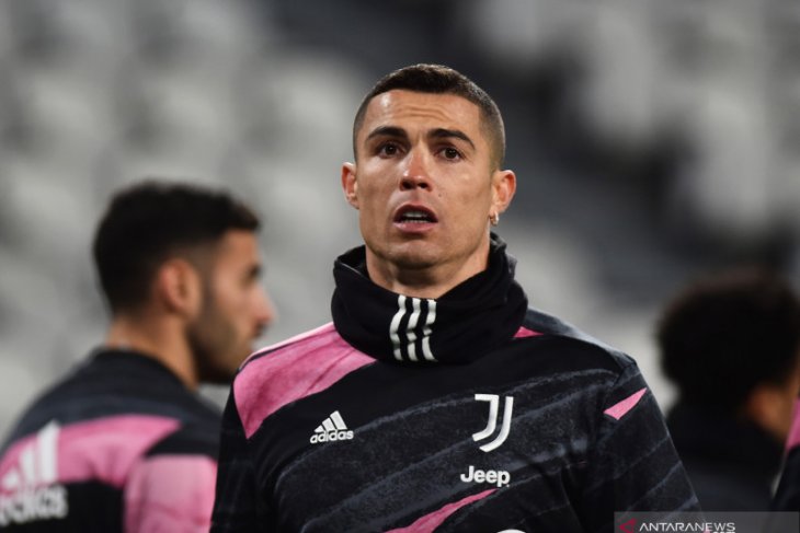 Ronaldo dukung CR7 bermain hingga usia 40-an