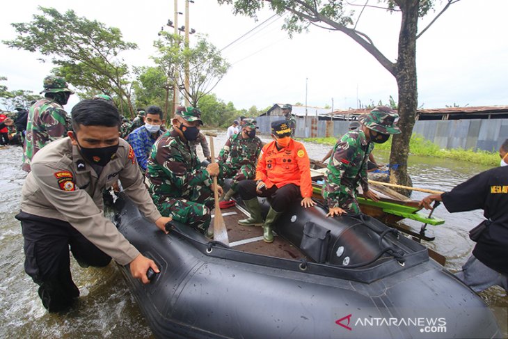 Panglima TNI Tinjau Lokasi Banjir di Kalsel