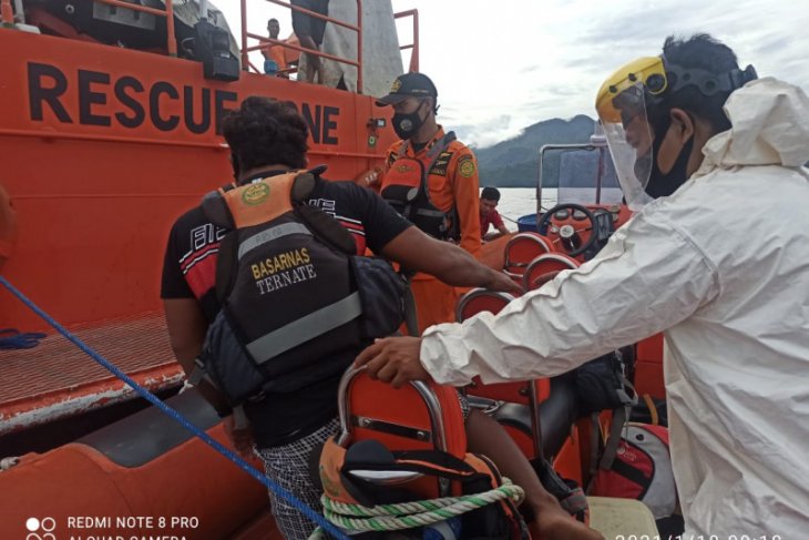 Basarnas Ternate selamatkan seorang warga hanyut di perairan Hiri