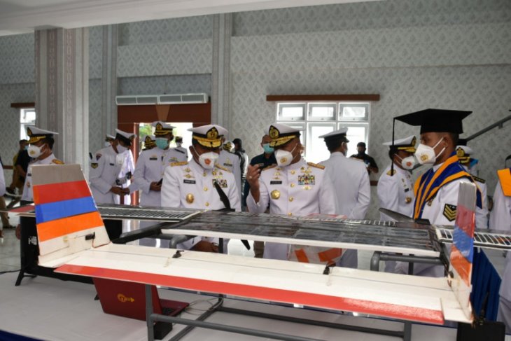 Wisudawan STTAL ciptakan pengintai udara dan bawah air nirawak