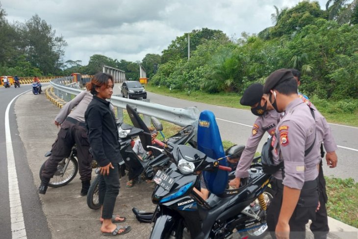 Polisi Mukomuko gelar patroli antipasipasi begal
