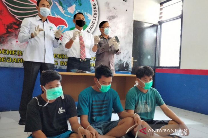 Polres Rejang Lebong tangkap pengedar ekstasi khusus acara hajatan
