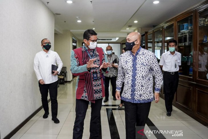 Sandiaga Uno dan Teten Masduki sepakat sinergi bangkitkan UMKM parekraf