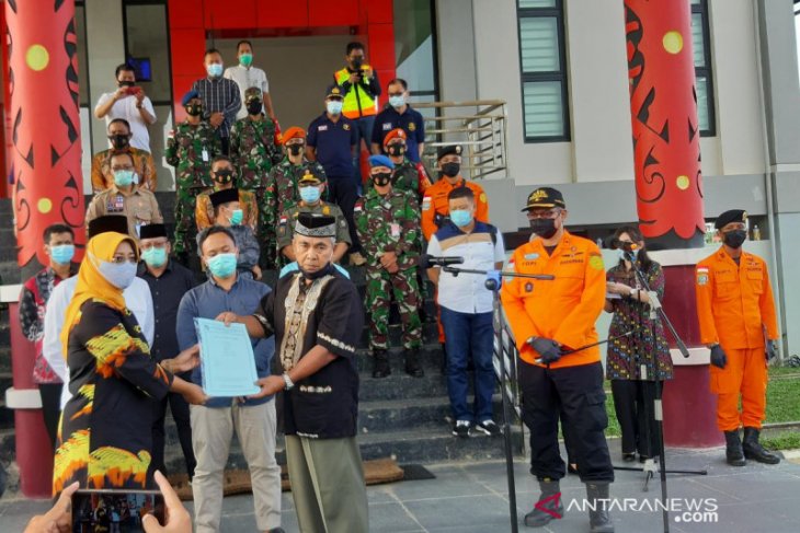 Bupati Mempawah serahkan santunan tahap awal korban Sriwijaya Air SJ-182