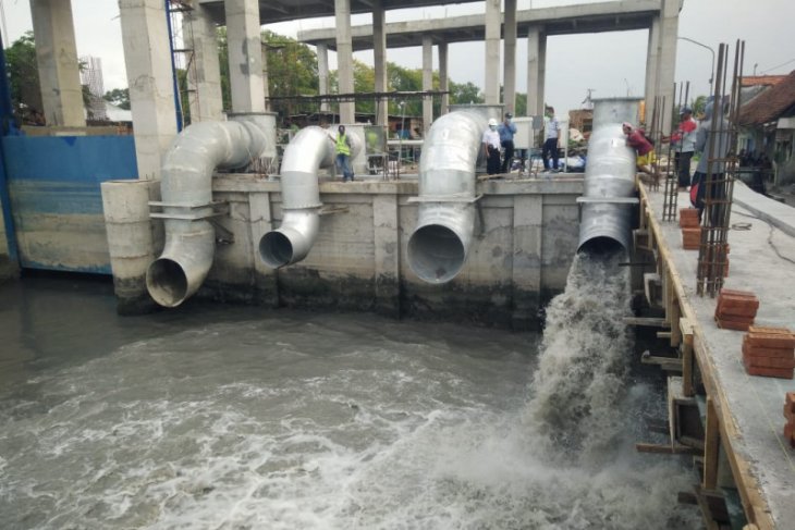 Kapasitas pompa di Kota Surabaya untuk alirkan air ke laut perlu ditambah