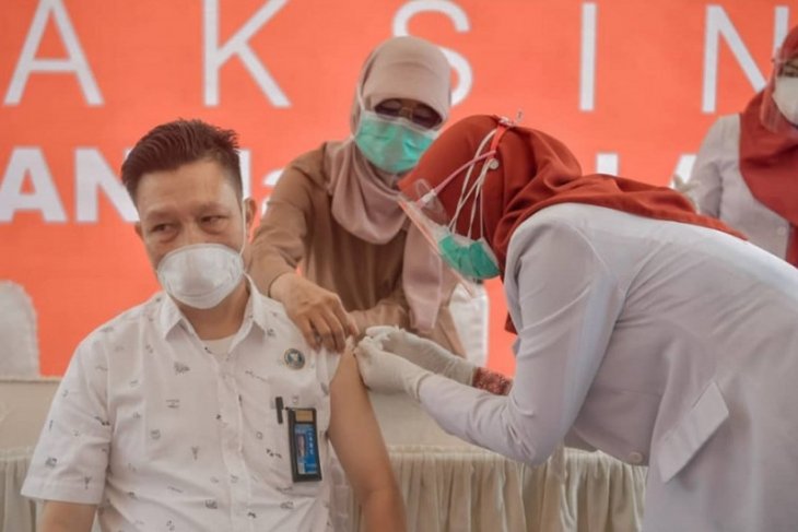 Banyak tenaga kesehatan Kota Jambi darah tinggi sehingga batal divaksin