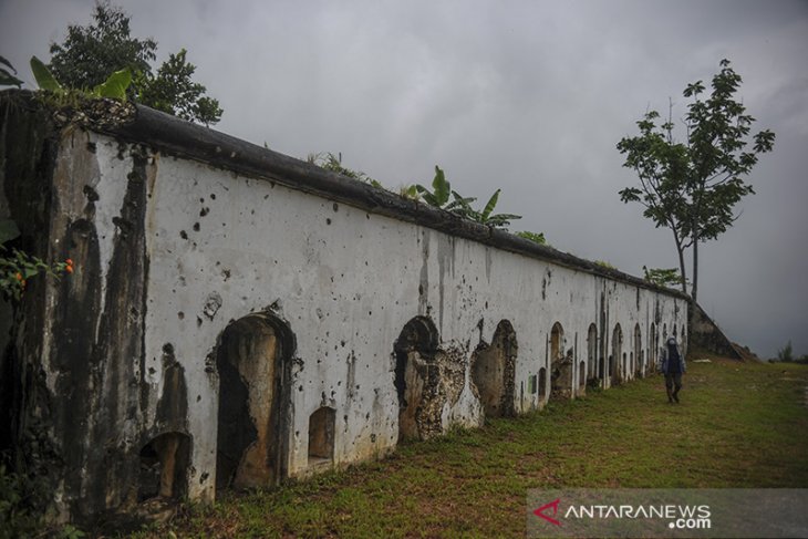 Benteng peninggalan belanda di Cipatat 