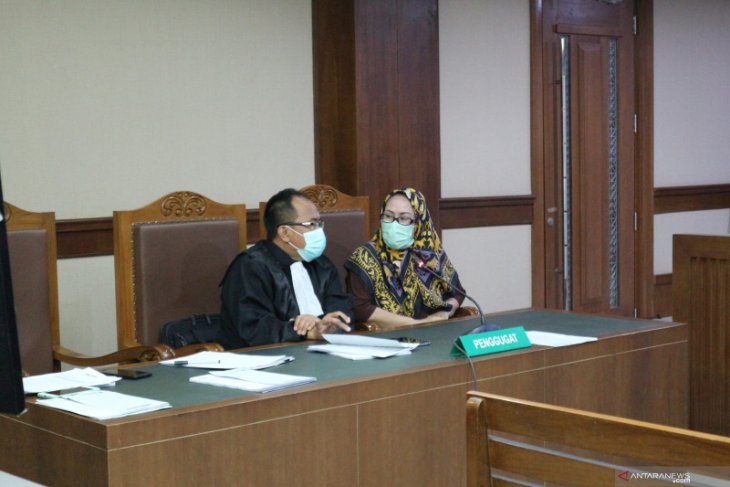 Sidang Peninjauan Kembali mantan Gubernur Banten Ratu Atut bergulir di pengadilan
