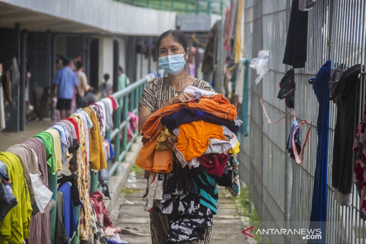 Pengungsian Korban Bencana Banjir di Stadion Demang Lehman