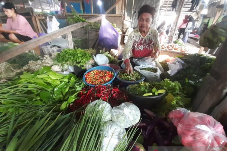 Banjir di Kalsel tidak pengaruhi ketersediaan bahan pokok di Tanah Bumbu