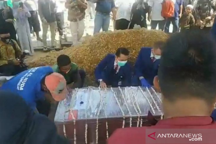 Bupati Bangka sampaikan duka atas meninggalnya pramugara SJ-182 Y Andhika