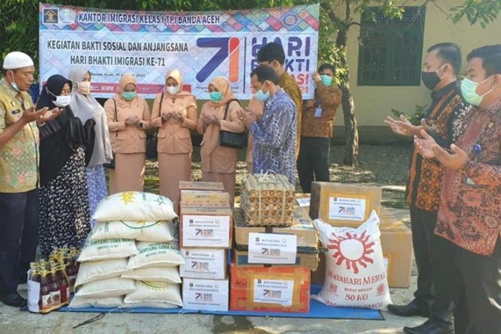 Imigrasi Banda Aceh salurkan bantuan untuk panti asuhan