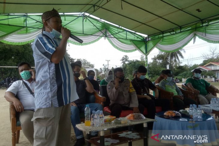 Warga tiga dusun di Belolaut Bangka Barat terima dana bantuan KIP
