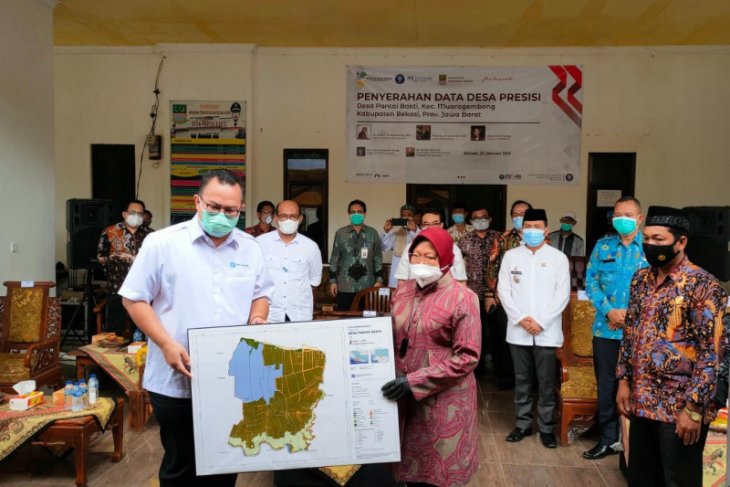 Peneliti IPB serahkan data desa presisi kepada Mensos