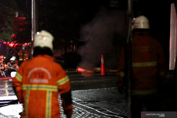 Kebakaran di dekat SPBU Margomulyo