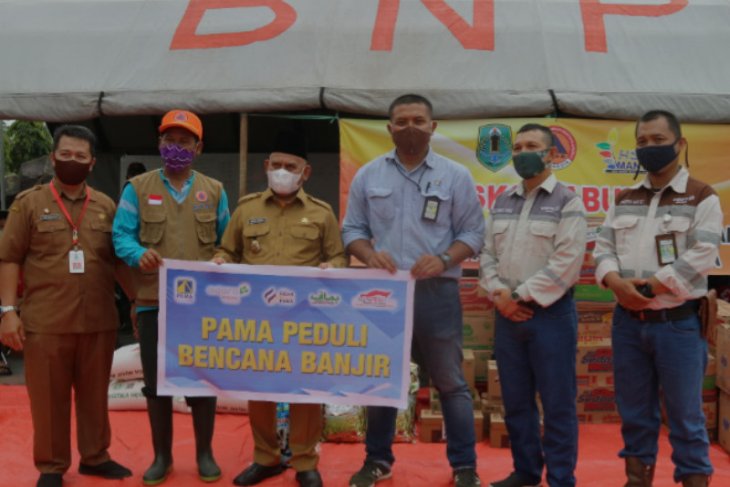 PT Pamapersada was moved to help four flood-affected districts