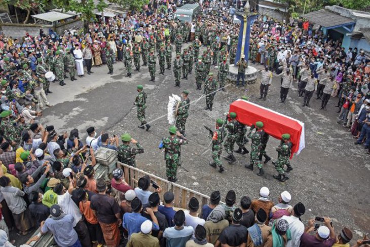 Pemakaman Anggota TNI Yang Gugur Tertembak KKB