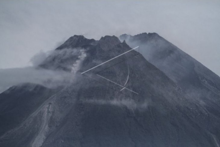 Guguran awan panas merapi meluncur hingga sejauh 1.000 meter