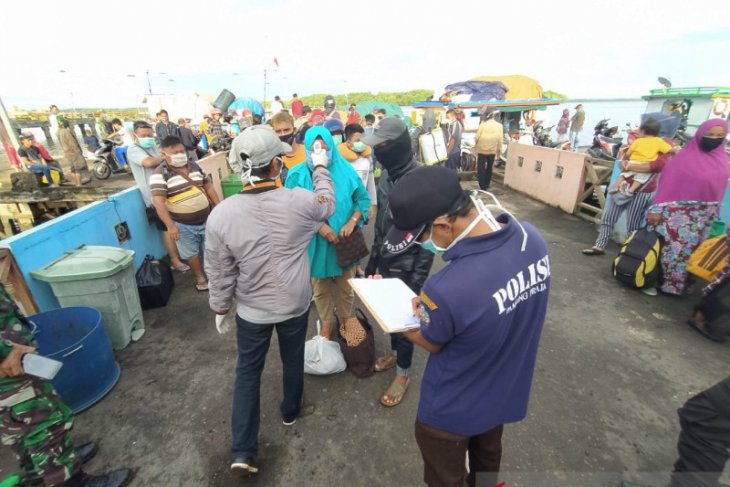 Satgas COVID-19 KKU tes antigen penumpang di Pelabuhan Teluk Batang
