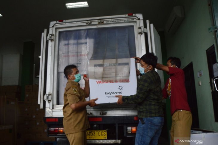 Kedatangan Vaksin Sinovac di Madiun