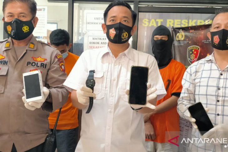 Polres Singkawang tangkap dua pelaku pencurian dengan pemberatan