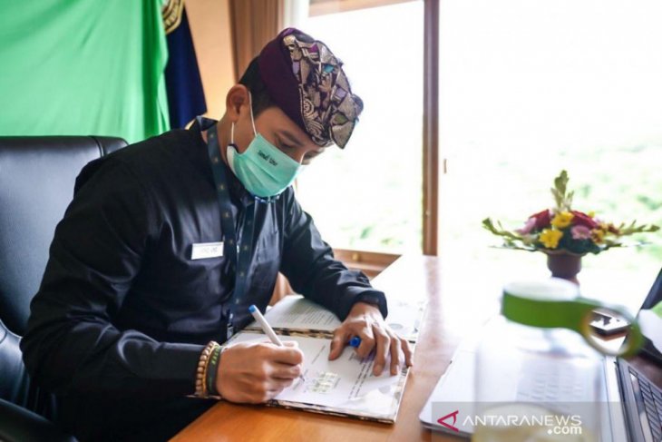 Menparekraf Sandiaga ajak pengusaha dan profesional bekerja dari Bali