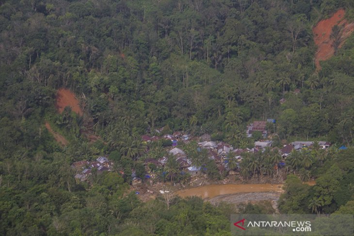 Ratusan Ribu Jiwa Mengungsi Akibat Banjir