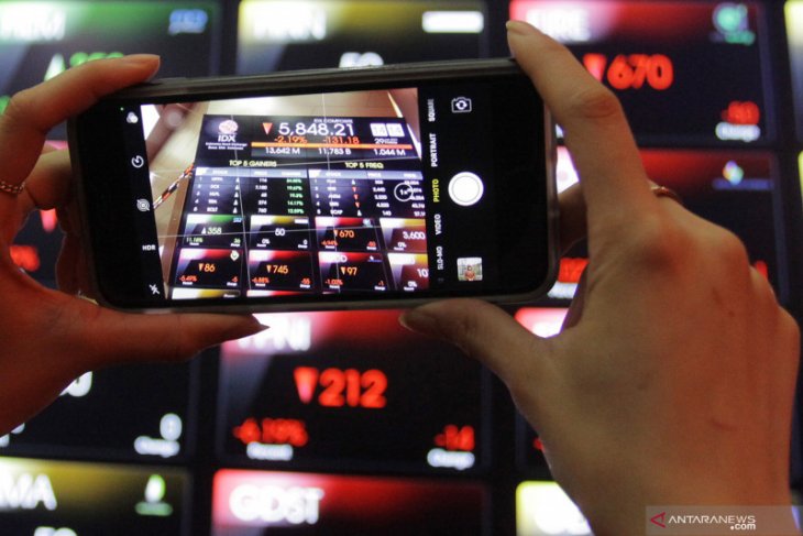 IHSG Senin dibuka menguat 41,82 poin