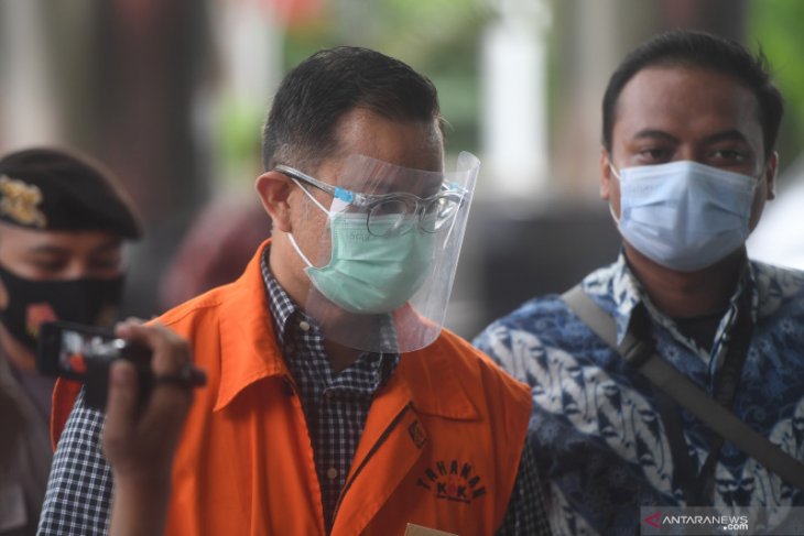 KPK perpanjang penahanan mantan Menteri Sosial Juliari Batubara