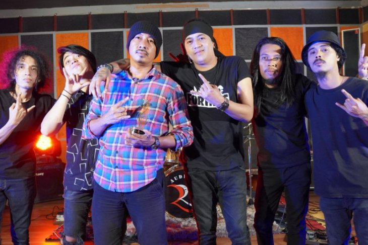 Satu Garis asal Ambon siapkan video musik Twenty Seven