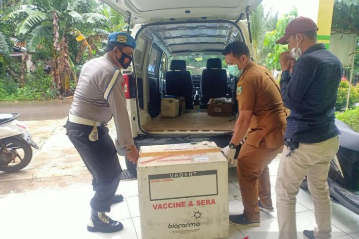 Polres Balangan kawal pendistribusian logistik vaksin COVID-19