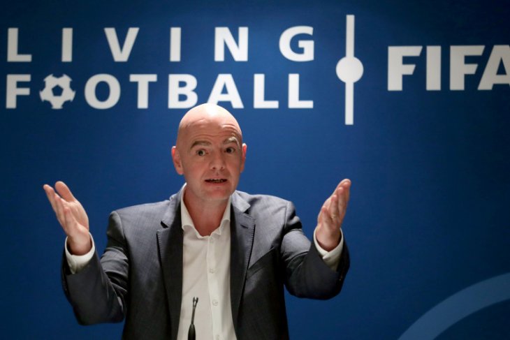 Presiden FIFA: Pesepak bola bukan prioritas untuk vaksin