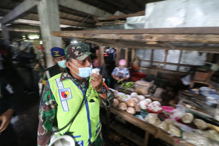 Pengawasan Prokes di Pasar Tradisional Kediri