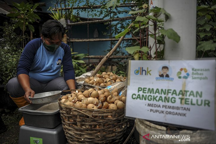 Program kawasan bebas sampah di Bandung 