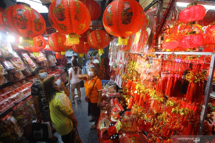 Penjualan Pernak-pernik Imlek