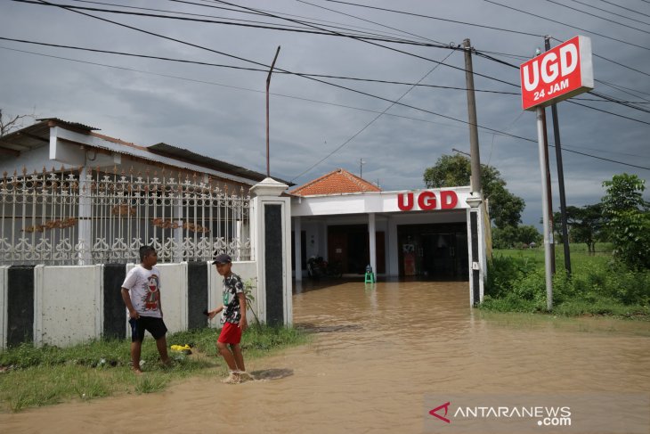 Jalan Nasional di Jombang Tergenang Banjir