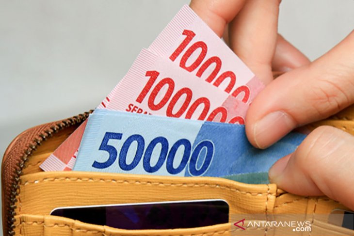 Rupiah Senin pagi bergerak menguat