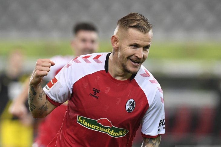 Freiburg ke jalur kemenangan saat taklukkan Dortmund