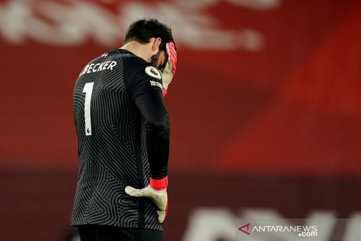 Liga Inggris, dua blunder Alisson hadiahkan kemenangan bagi City di Anfield