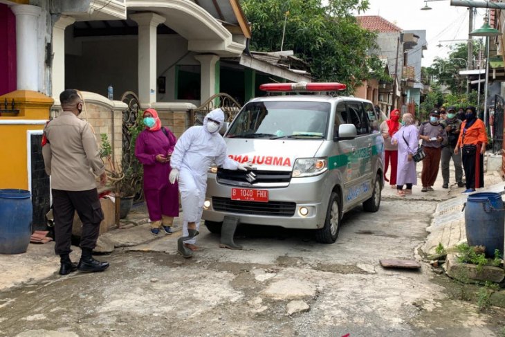 Enam OTG korban banjir Bekasi dievakuasi ke hotel isolasi (video)