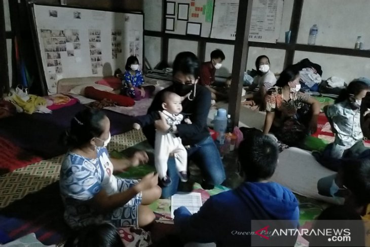 Tjhai Chui Mie berikan bantuan untuk korban banjir di Singkawang
