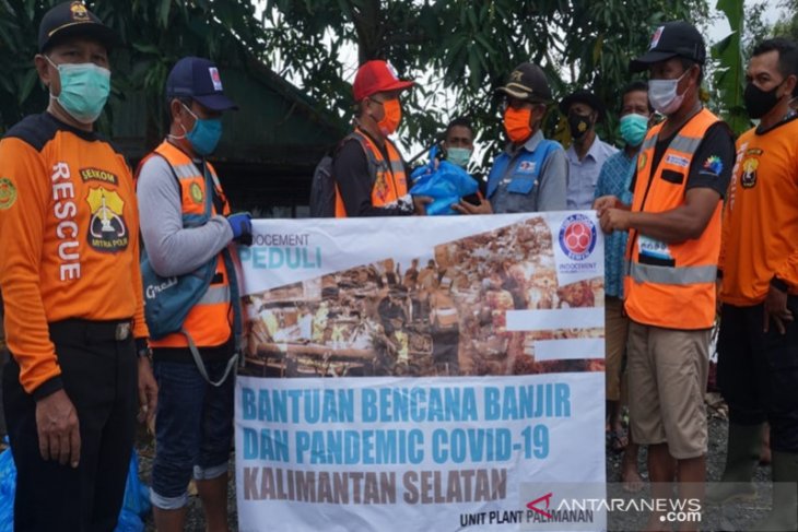 Indocement serahkan bantuan tahap tiga bagi korban banjir