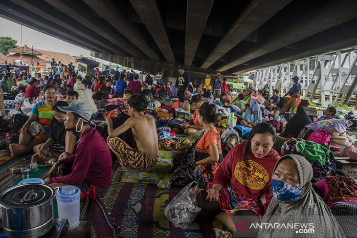 Pengungsi banjir di Pamanukan Subang 