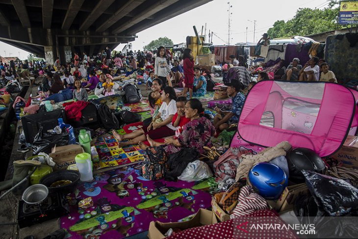 Pengungsi banjir di Pamanukan Subang 