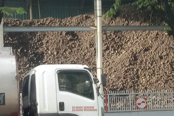 Warga Rungkut Kidul Kota Surabaya keluhkan debu pabrik di kawasan SIER