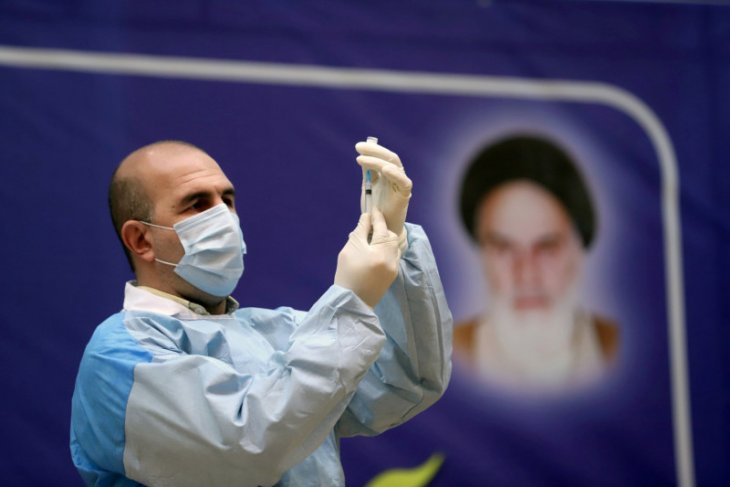Iran akan produksi vaksin COVID-19 buatannya