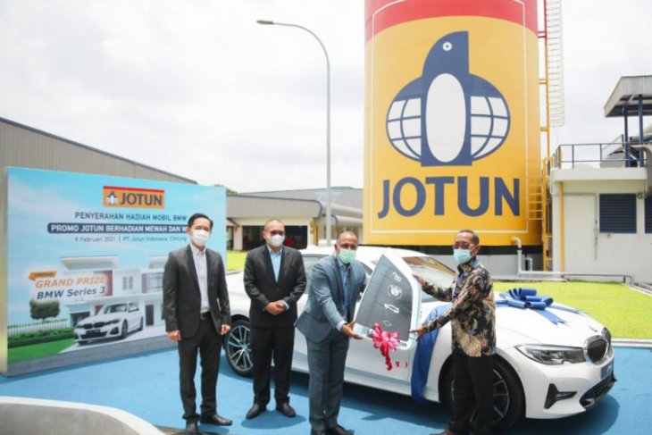 Pelanggan cat Jotun, warga Sidoarjo bawa pulang BMW Seri 3
