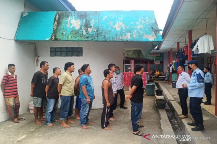 Razia di Lapas Panyabungan, petugas temukan barang terlarang