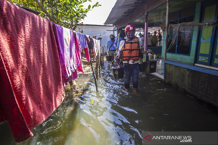 FAJI Kalsel Salurkan Bantuan Kepada Korban Banjir